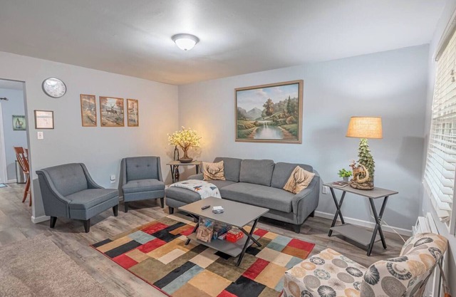 Near Hiking & Water Parks!*Wi-Fi*Fireplace*Patio*