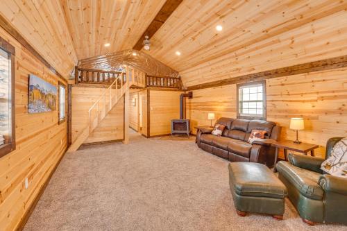Near Hunting Cozy Cabin with Deck in Grass Range!