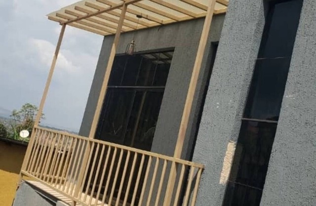 Near Kigali Genocide Memorial, 10 min from the property to downtown