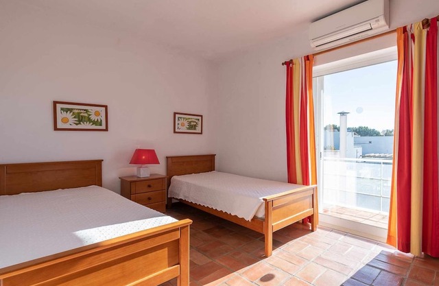 Near Salgados Beach and Golf Course, Private Pool