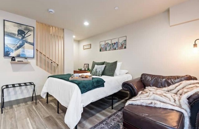 Near Stadiums~Cosy Studio~High Speed WIFI~Roku