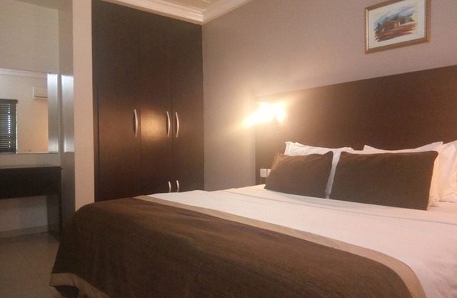 Neocourts Hotel