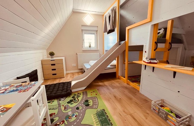NEU - Familienfreundliches Ferienhaus am GoitzscheSee - 150m bis zum See