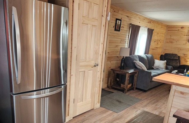 NEVER JUDGE A BOOK BY IT'S COVER!n.2 bedroom mobile home in Carey with AC, WiFi