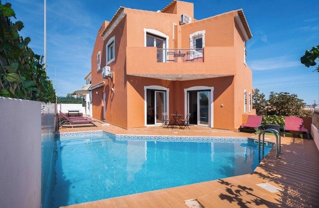 NEW 2024! Villa Mimosa - Sleeps 9 - Games Room, Cinema Room, Private Pool