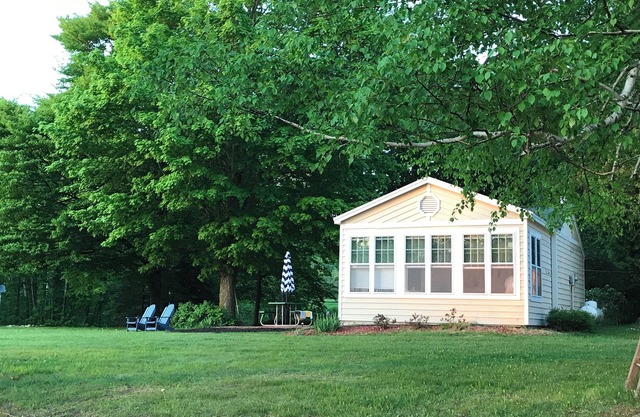 NEW 2025 DATES AVAILABLE - Charming, quiet lakefront cottage