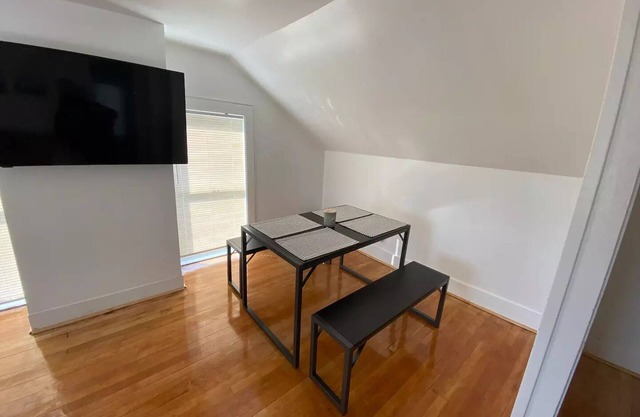 New! ADK Mountain View Downtown 2br/1ba