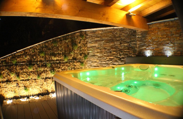 NEW APARTMENT WITH PRIVATE JACUZZI CHEMINEE CLASS 5 STARS