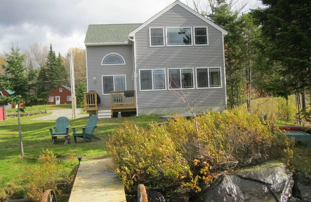 New Beam construction house on pristine Back Lake