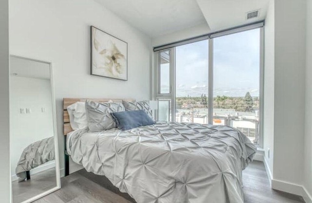 New Chic Condo in Unbeatable Location! + Parking!