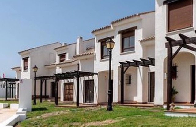 New, cozy country house with fireplace in El Ronquillo