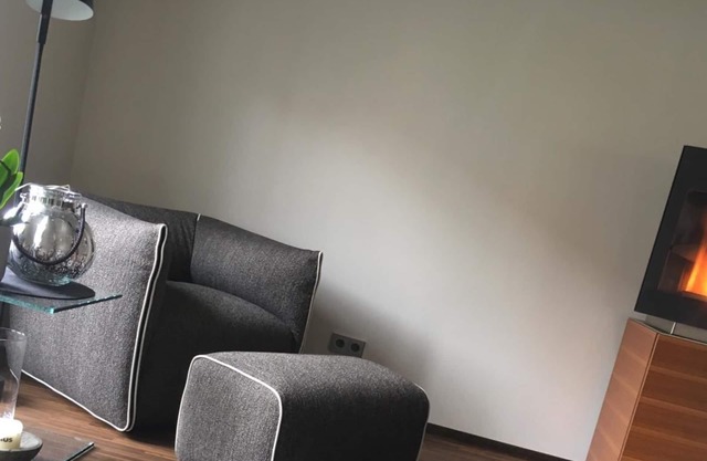 New city townhouse "time out" Arrive . enjoy and . live