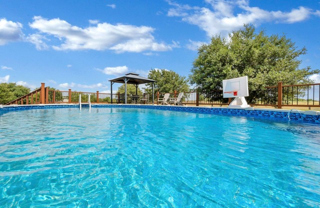 New Epic House-pool-theatre-hot Tub-game Room