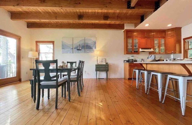 New! Family Beach House! TV & Fireplace!