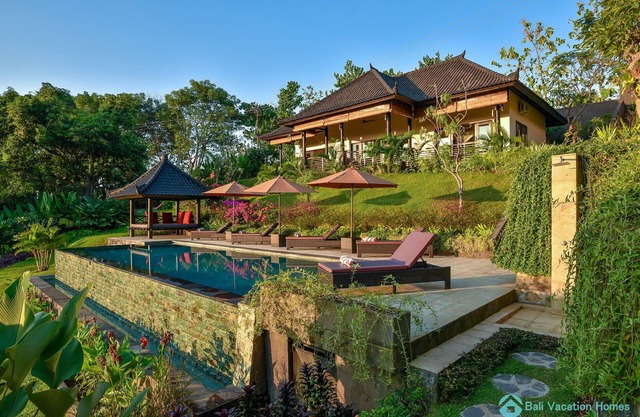 New for rent: 5* Deluxe Pool villa ~ Private, Nature, Lovina Beach~
