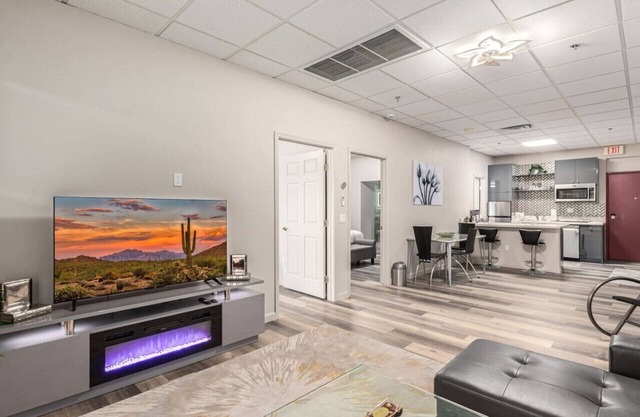 New Fountain Hills Suite On The Avenue/2Bed-2Bath