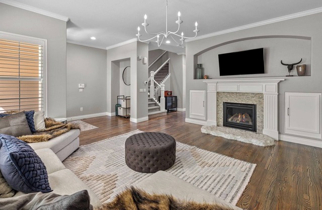 New! Gourmet Kitchen - Close to Lone Tree and Bluffs Regional Park - 30+ Day