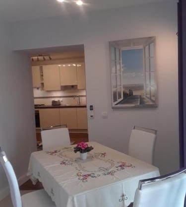 New Kosljun Apartment short walk to Beach