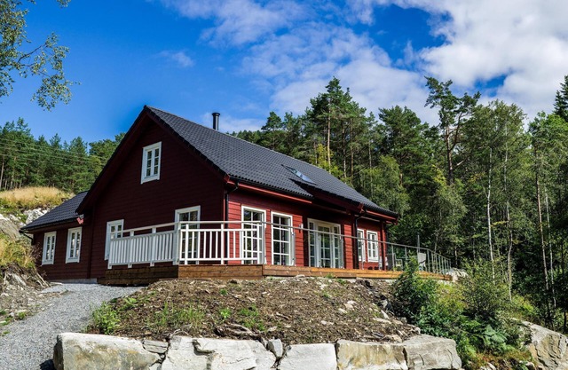 New, large family friendly cottage, with great views, in rural surroundings