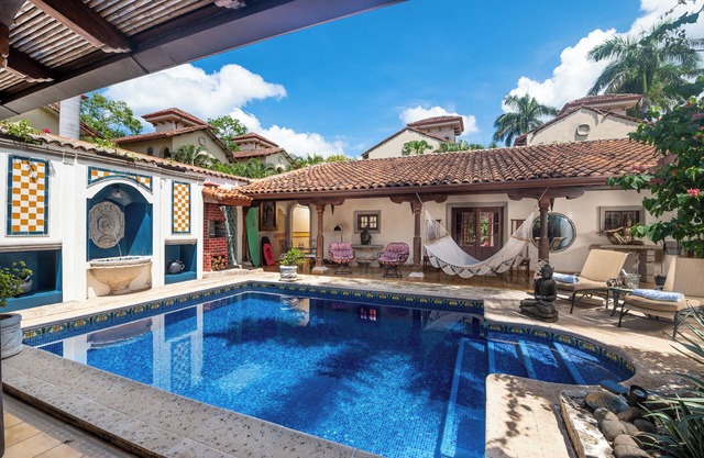 New listing, 3 bedrooms-gem in Tamarindo beach.