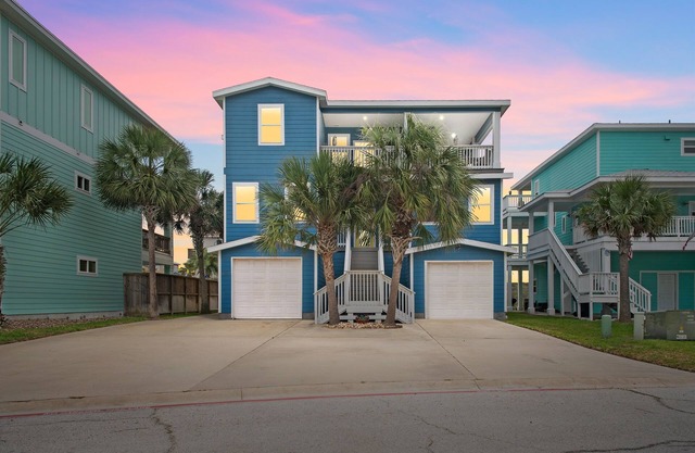 New Listing! Gulf Views.