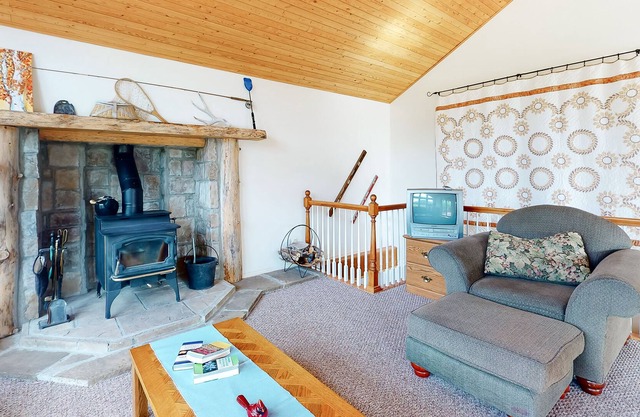 New listing! Secluded cabin w/ mountain views, spacious deck, & wood stove!