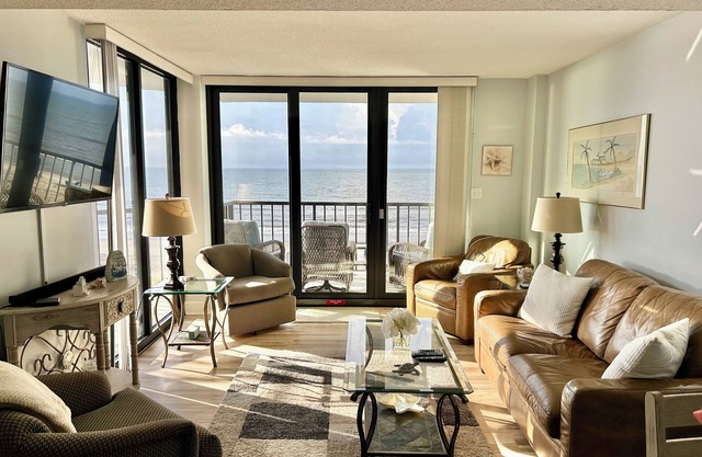 New Listing! Oceanfront, Clean, 3 BR/3 BTH, Crescent Sands- North Myrtle Beach