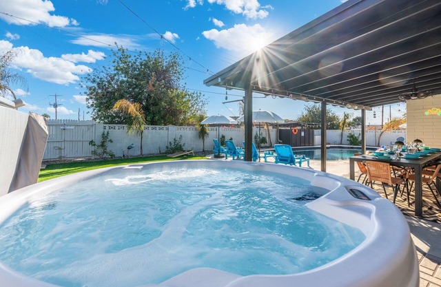 New! Luxe 2Bdrm Speakeasy-Themed Home, Private Pool, HT, Games, 5 Min. Old Town!