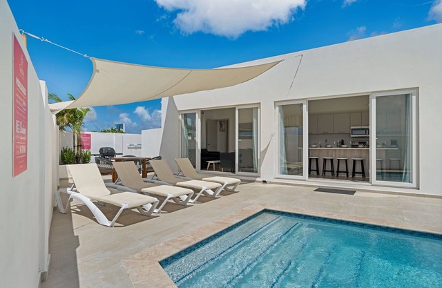 NEW Modern 3BR! Private pool! BBQ grill!