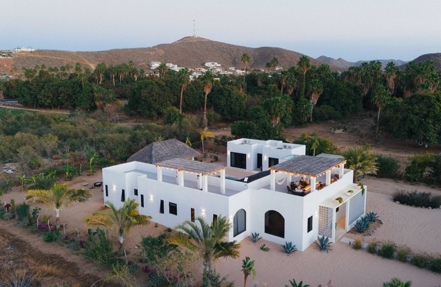 New, Modern Home. Pool, Hot Tub, Gardens, Fire Pits and More in Pescadero, Baja.