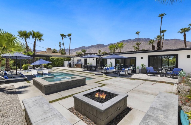 NEW Modern Luxurious Luring Palms with Private Pool