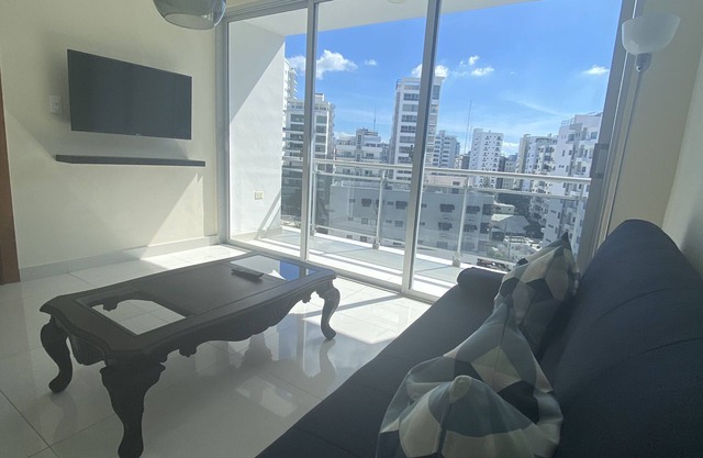 NEW NACO 1-BR Apt/2 Park/Gym/Jacuzzi