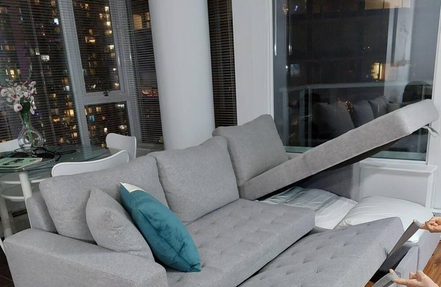 New!! Promotion!!3br/2ba Ocean/Mountain/Street View Downtown Vancouver with Pool
