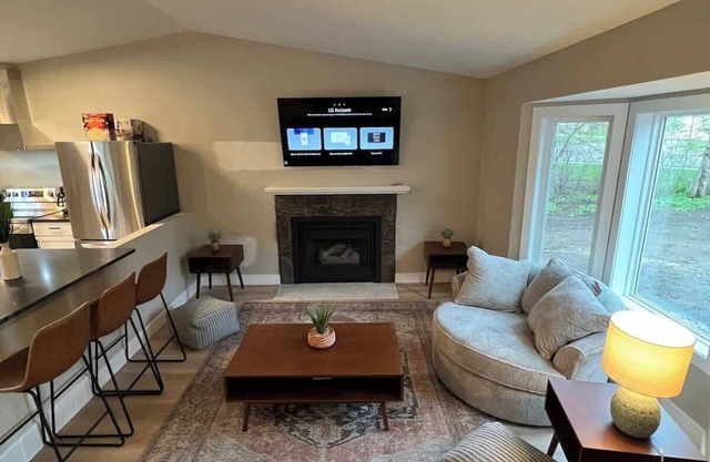 New Renovated-4BR-King Beds in Savage/Home Theatre