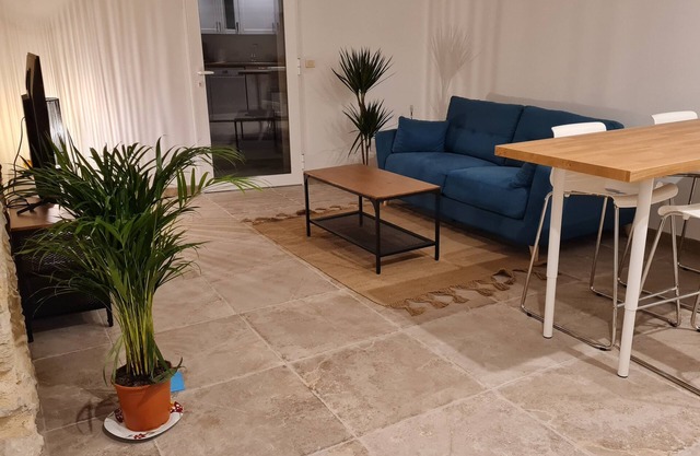 New rental in the heart of the village near Avignon