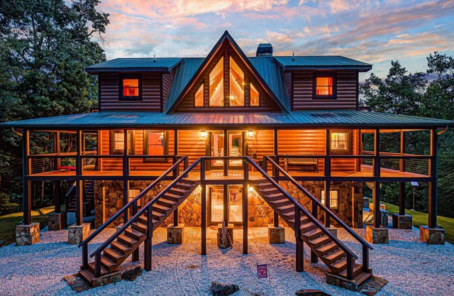 *New Scenic Mtn Cabin | Private Dock & Hot Tub