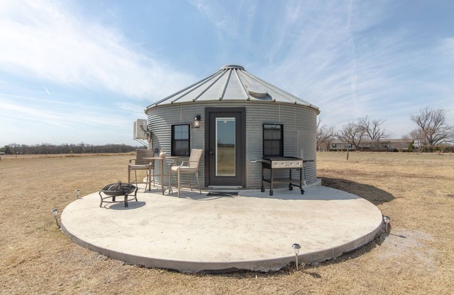 NEW! Silo Inn - Sugar Studio Bungalow - Pets Allowed
