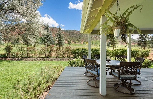 NEW Spacious Home in Downtown Basalt - A+ location with views!