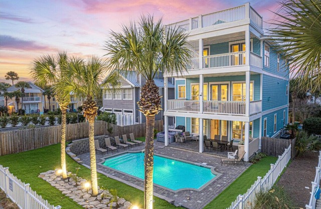NEW/Steps to the Beach/Hot Tub/Pool/Fully Loaded