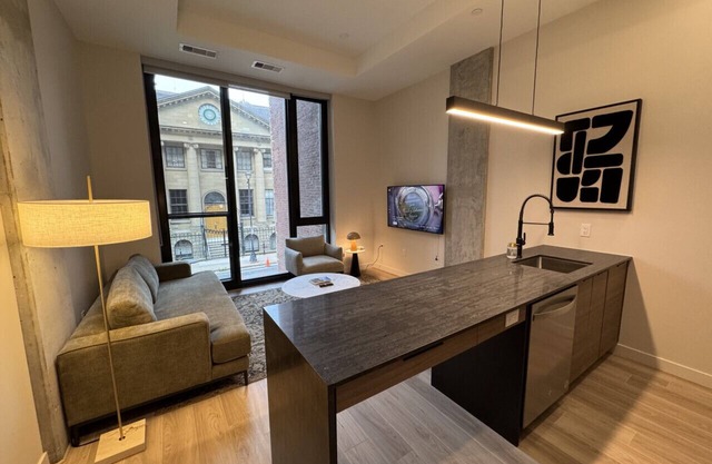 *NEW Stylish 1B/1B Downtown Halifax