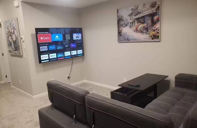 New Stylish 2BR/3BD/2BT/Remote Work Setup/Indoor Games & Lake Access