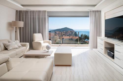 New! Villa Vita Adele pool sauna jacuzzi sea view