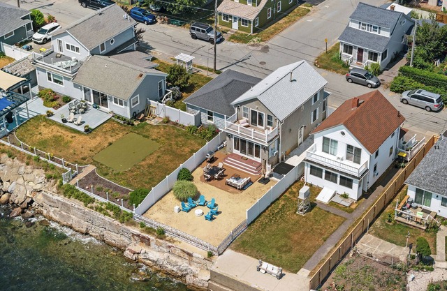 New! Your very own Summer Oasis - Direct Oceanfront - 3BD Cozy & Peaceful home