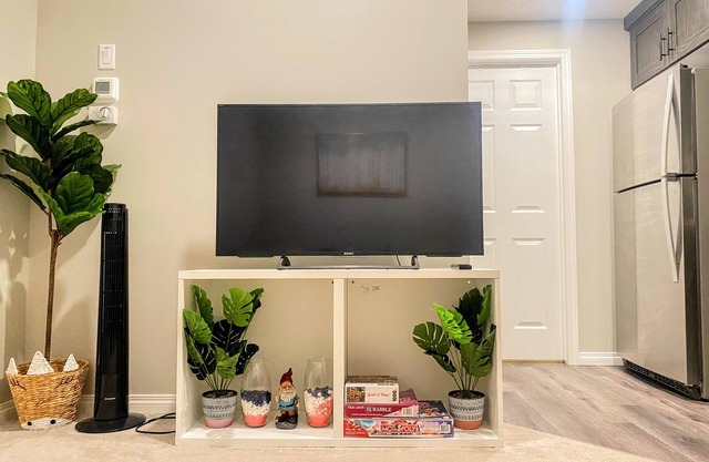 Newly Built and Cheerful 1-Bedroom Suite