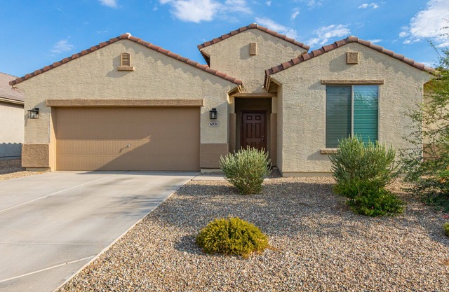 Newly Built, Furnished, Modern Home w/Pool!