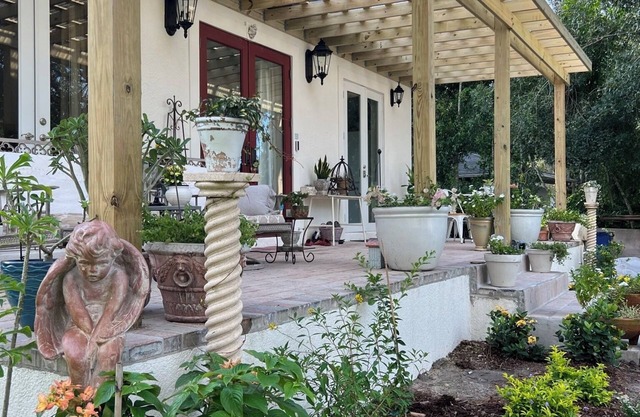 Newly Built Luxurious & Cozy 2 Bedroom Custom Home For Rent in Bradenton
