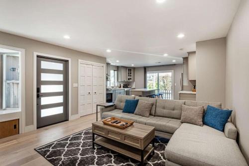 Newly Rebuilt Ultra Clean Designer Home