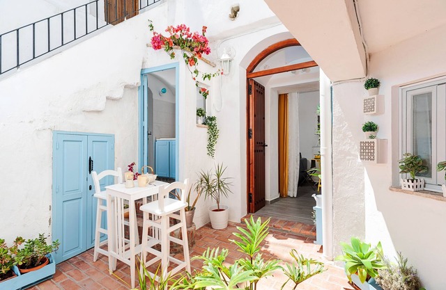 Newly Renovated Child-friendly Apartment with Patio and TV