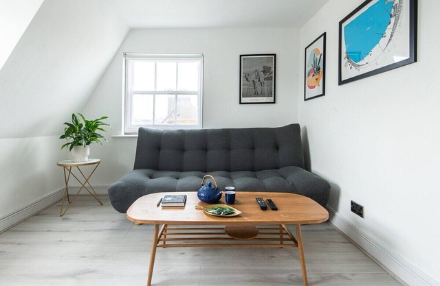 Newly Renovated Central 99 steps to the Sea