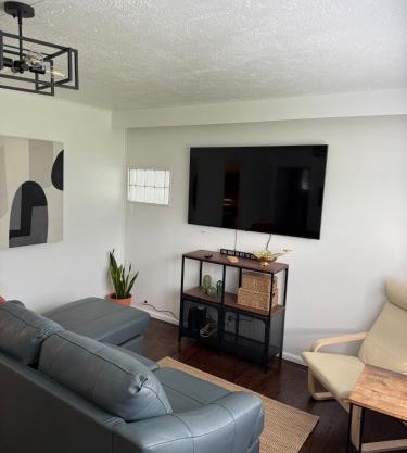 Newly Renovated Entire 3 Bedroom House - Cincinnati